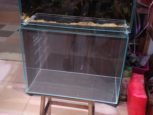 AA crystal glass tank 60x30x45cm comes with glass cover and mat